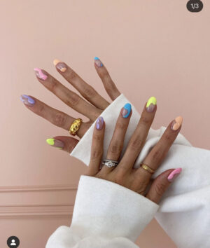 Nails 2026 – From Glazed to Chrome to Full Color